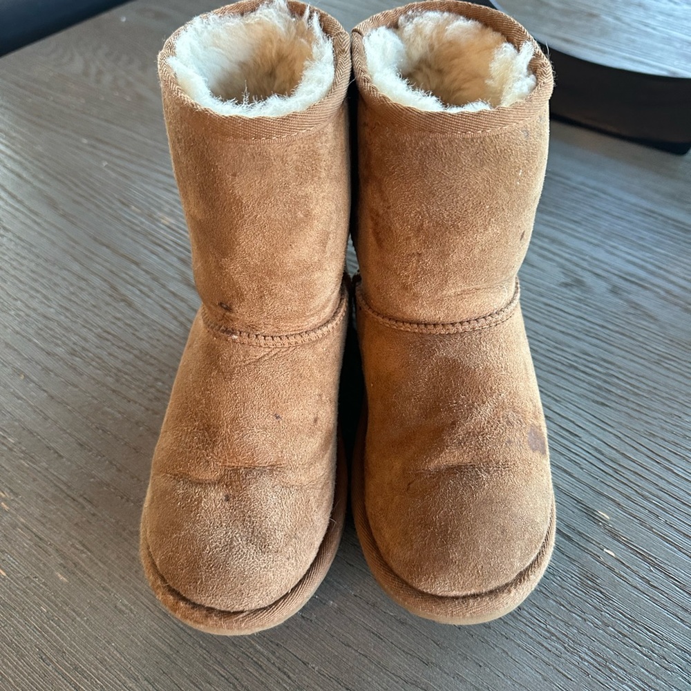 100 Authentic Girls Ugg Boots